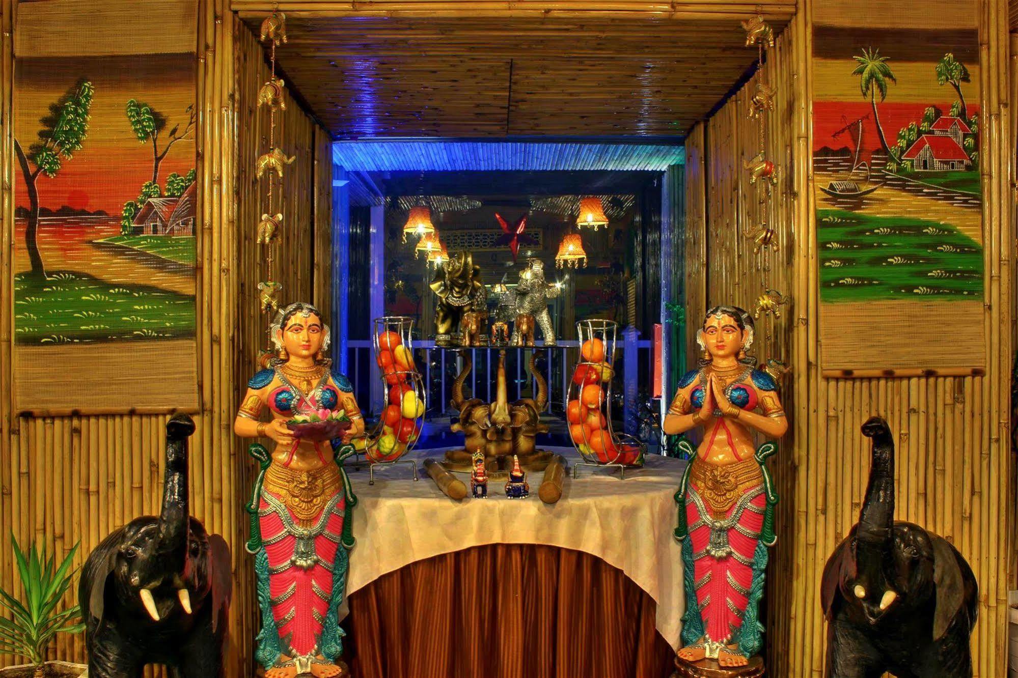 Ellbee Ganga View Hotel Rishīkesh Buitenkant foto