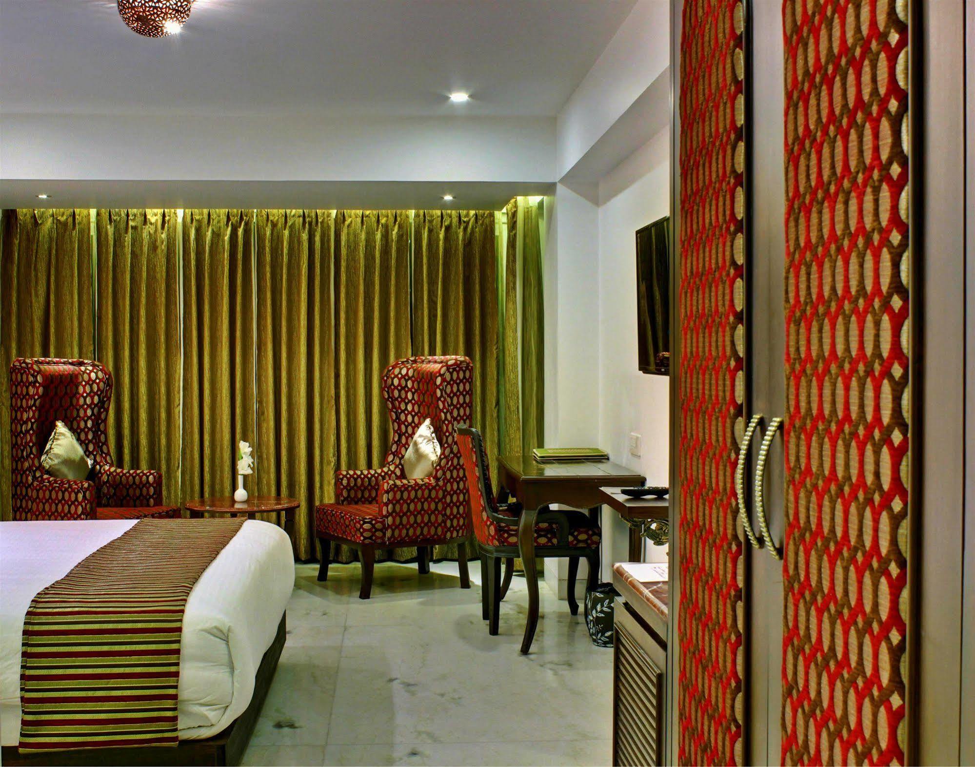 Ellbee Ganga View Hotel Rishīkesh Buitenkant foto