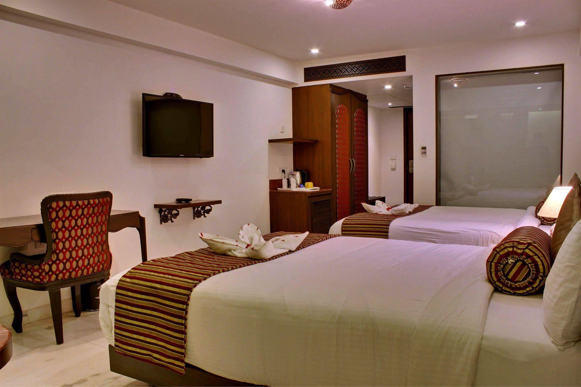 Ellbee Ganga View Hotel Rishīkesh Buitenkant foto