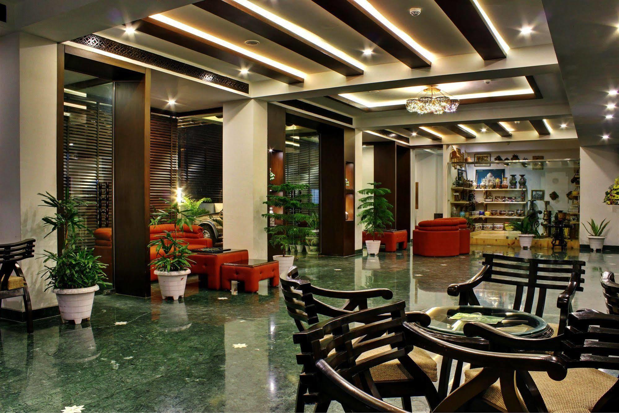 Ellbee Ganga View Hotel Rishīkesh Buitenkant foto