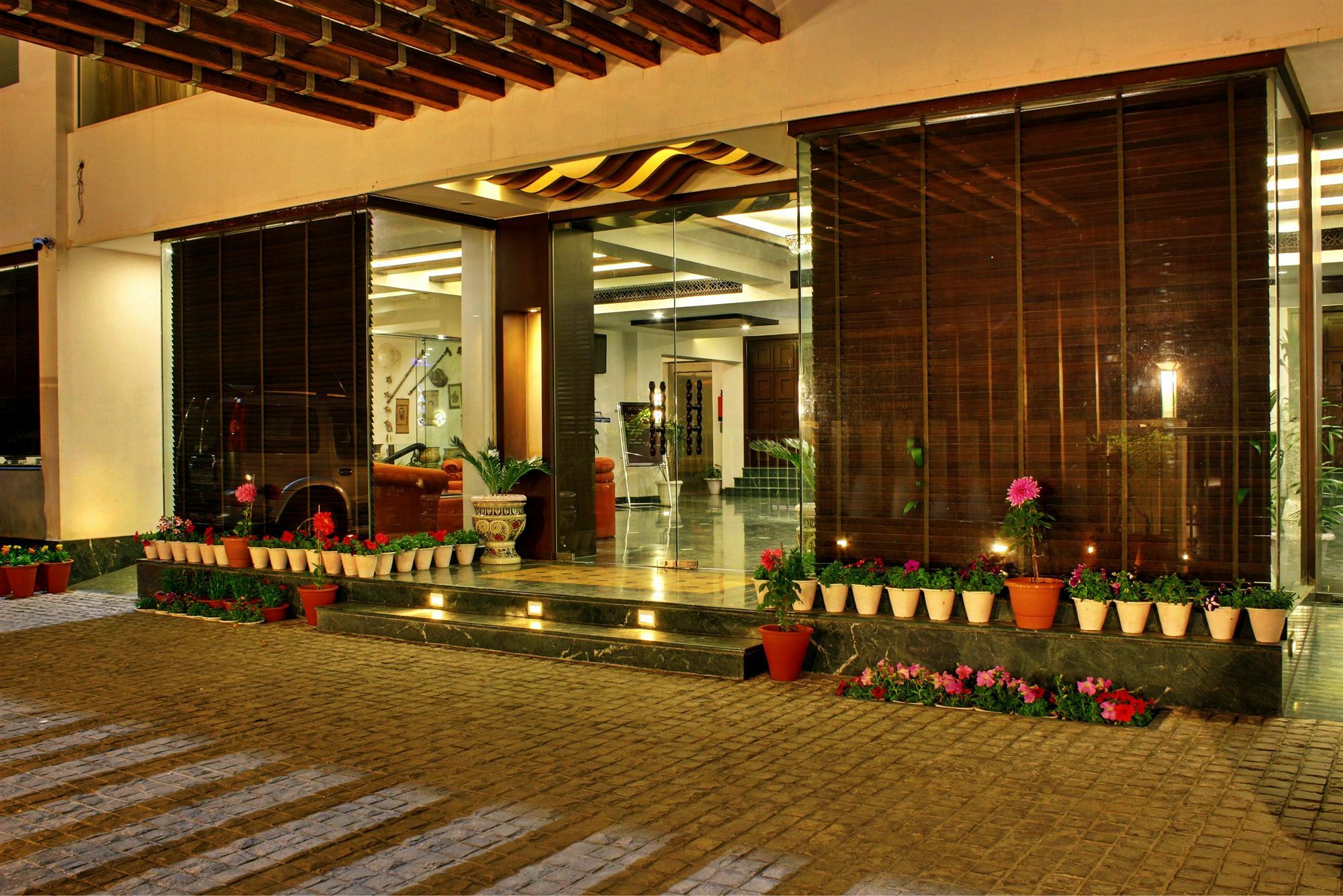 Ellbee Ganga View Hotel Rishīkesh Buitenkant foto